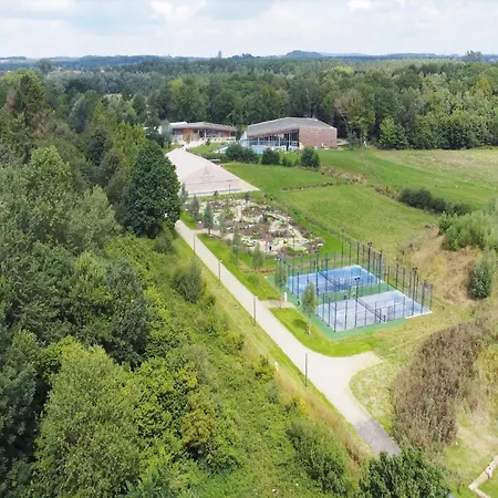 Stylish With Pool Vakantiehuis *